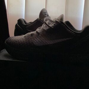 Men's Black Athletic Shoes